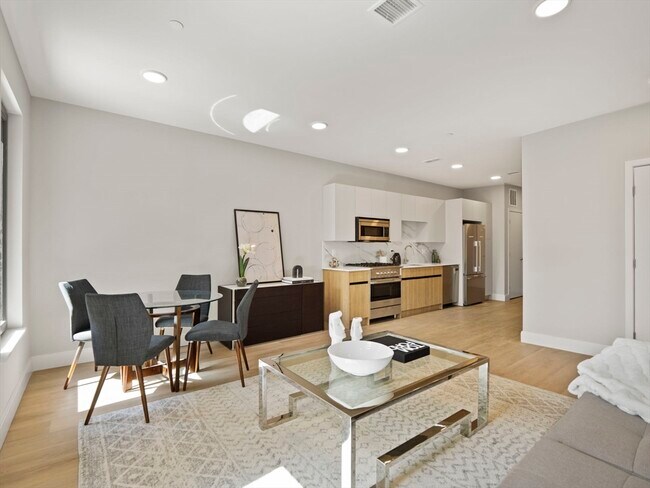 Foto del edificio - 249 Corey Rd