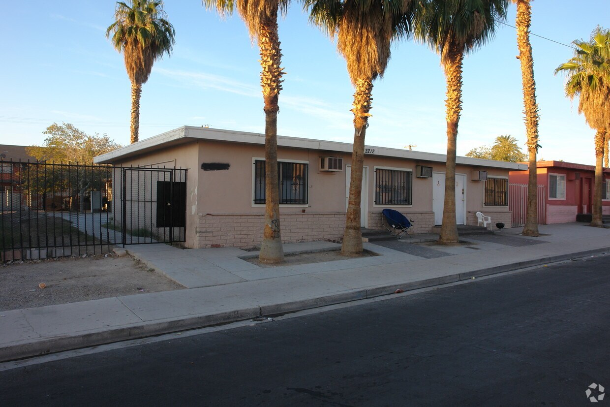Primary Photo - 2212 Sunrise Ave