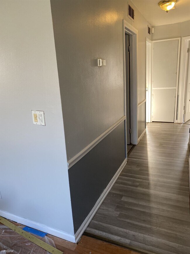 Foto del edificio - 3 br, 1 bath House - 25825 Hayes Blvd 2582...