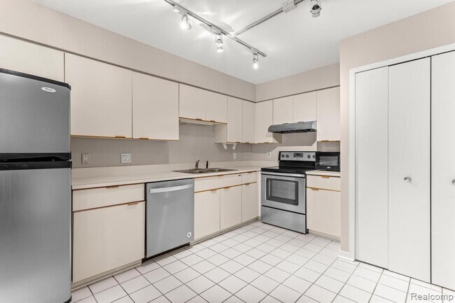 Foto del edificio - 644 Ashley Cir E