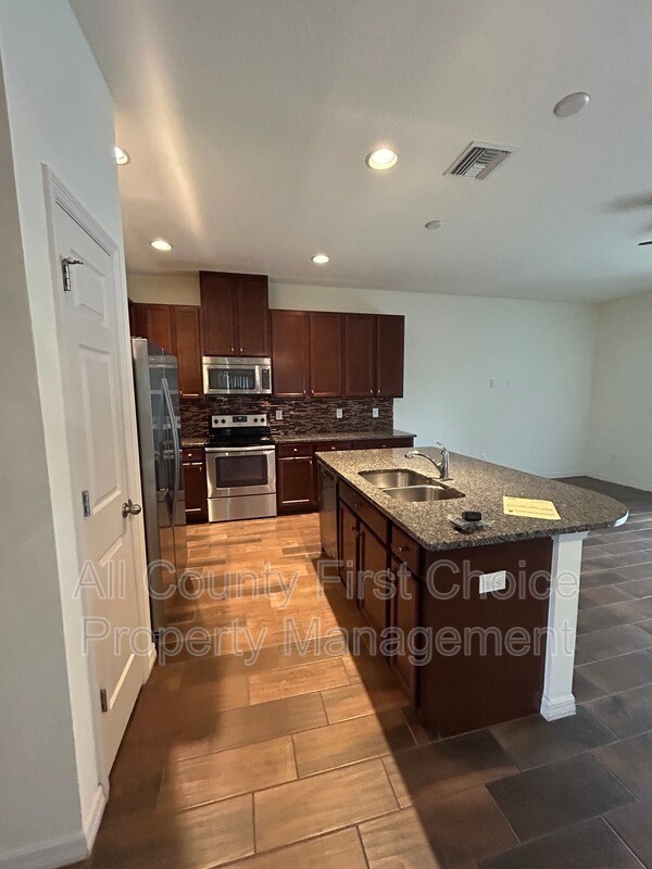 Building Photo - 6830 40th Ln N