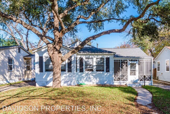 Foto del edificio - 2 br, 1 bath House - 351 Redwood St