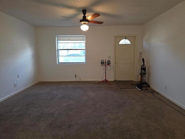 Building Photo - 231 Hibiscus St