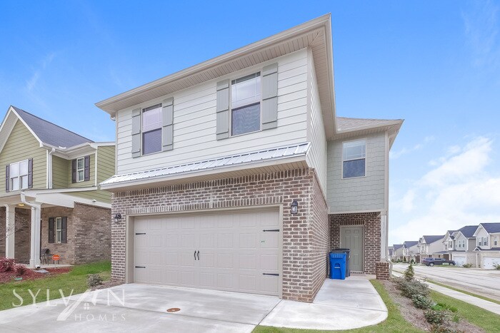 Primary Photo - Lease today! No extra charge for contentme...