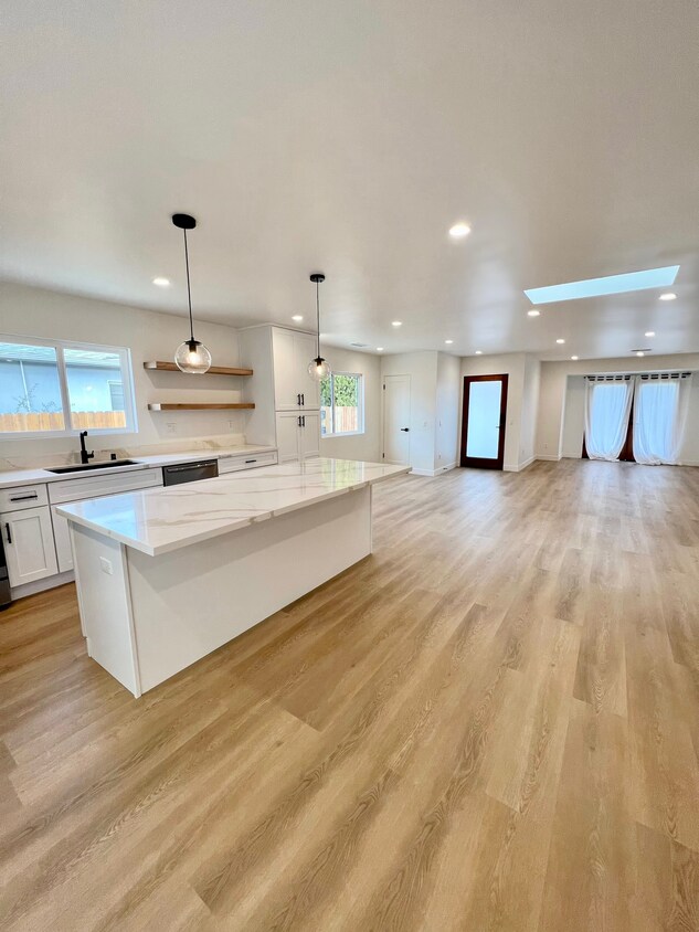 Foto principal - 14332 Miranda St
