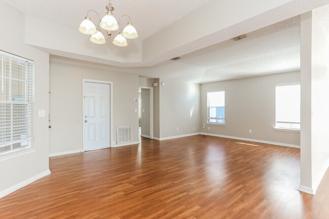 Foto del edificio - 12327 Sondra Cove Ct