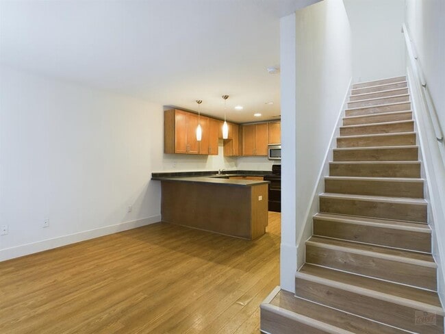 Foto del edificio - 711 W 32nd St