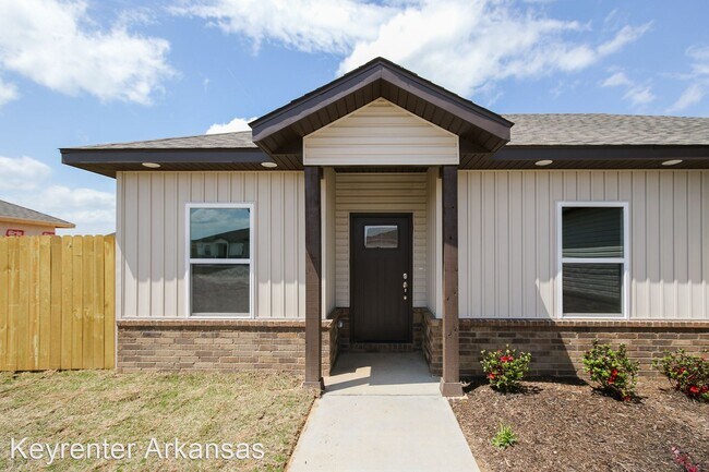Building Photo - 3 br, 2 bath House - 379 N Wyandotte St
