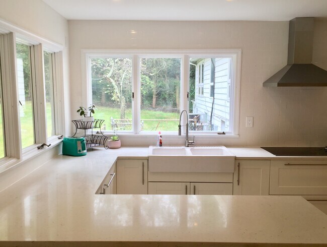 Foto del edificio - 410 N Farview Ave