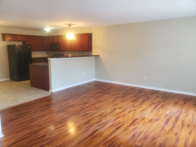 Building Photo - 10121 Sunrise Dr