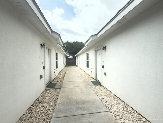 Foto del edificio - 19 West Dr