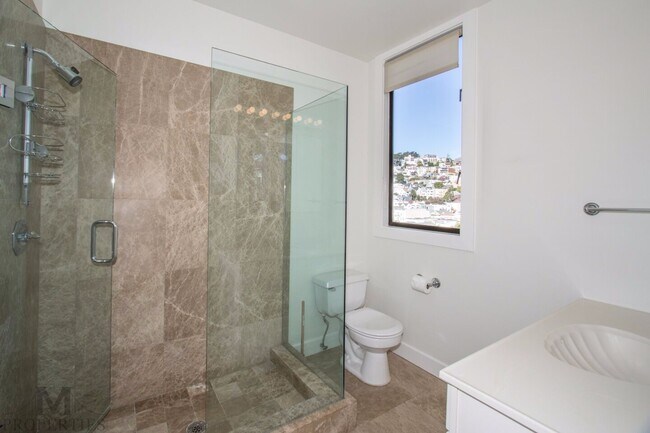 Foto del edificio - Eureka Valley 4 Bed + Bonus Room, 3 Bath, ...