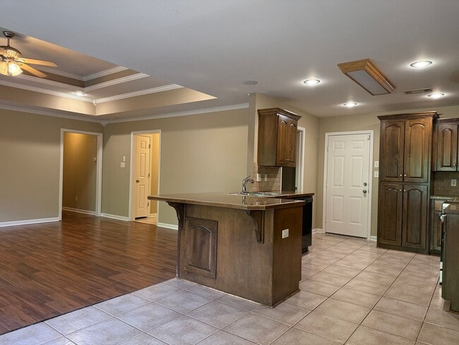Building Photo - 2110 Richland Park Dr