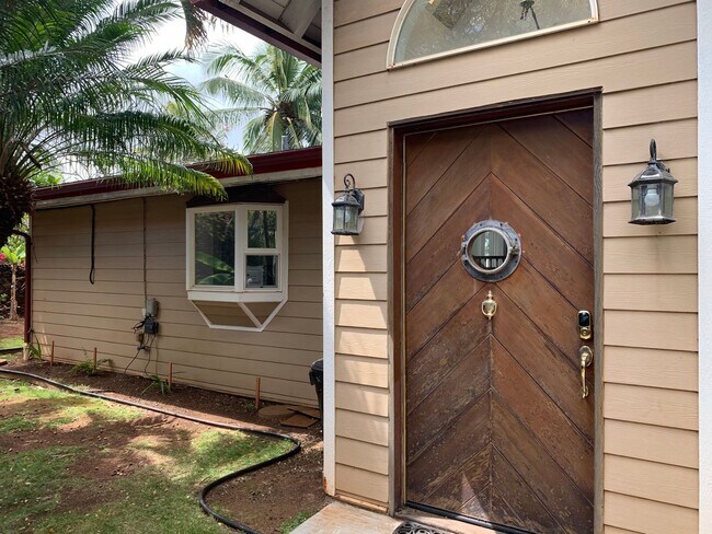 Foto del edificio - Great Kahana Home- 50 yards to the beach!