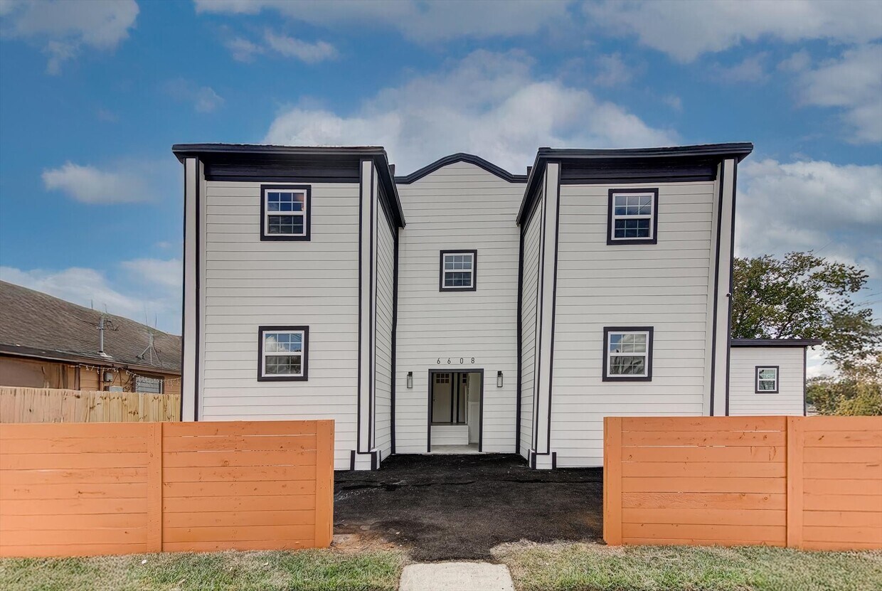 Foto principal - 6608 Avenue O