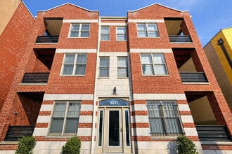 Building Photo - 6621-23 S Ingleside Ave