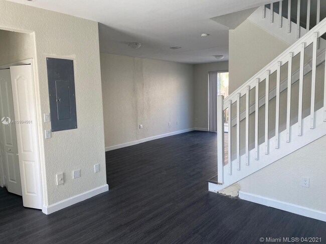 Foto del edificio - 7020 NW 177th St