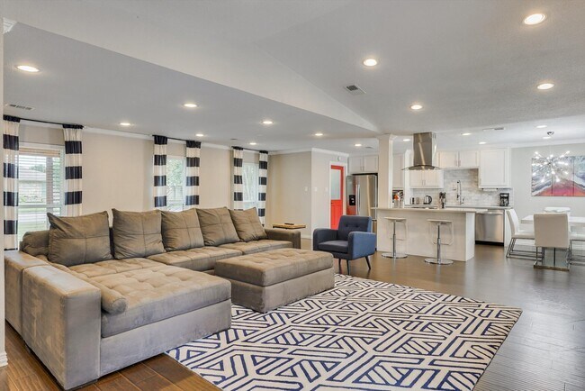 Foto del edificio - 3751 Ridgeoak Way