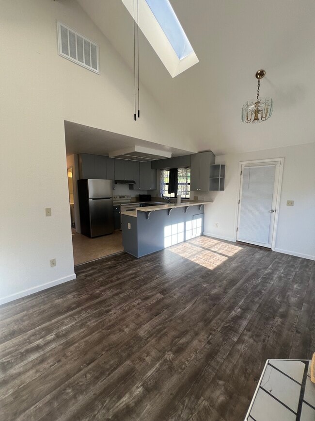 Building Photo - 190 Aromas Rd