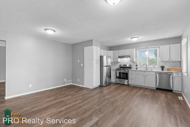 Foto del edificio - 4 br, 3 bath House - 4421 36th Ave N