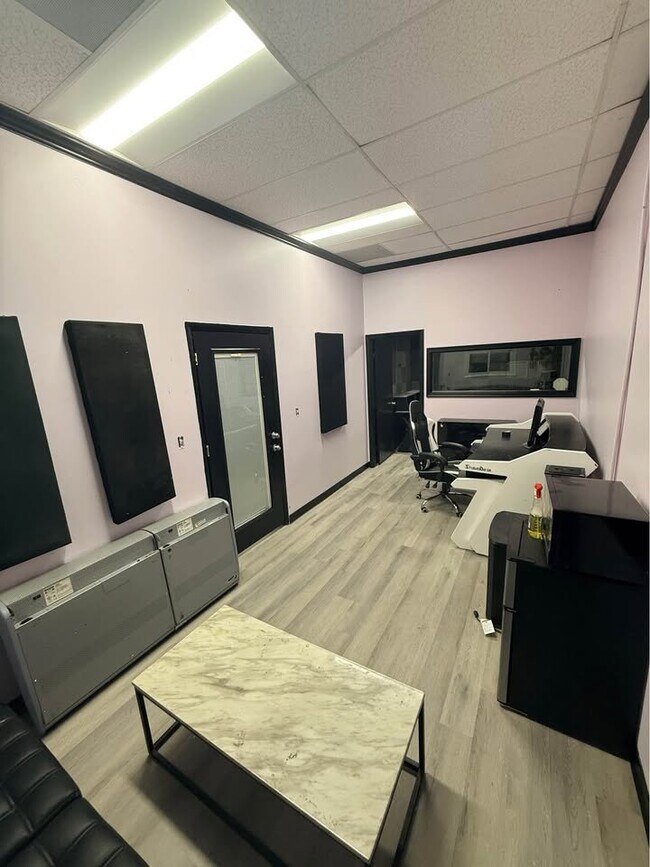 Foto del edificio - 4574 Beech Rd