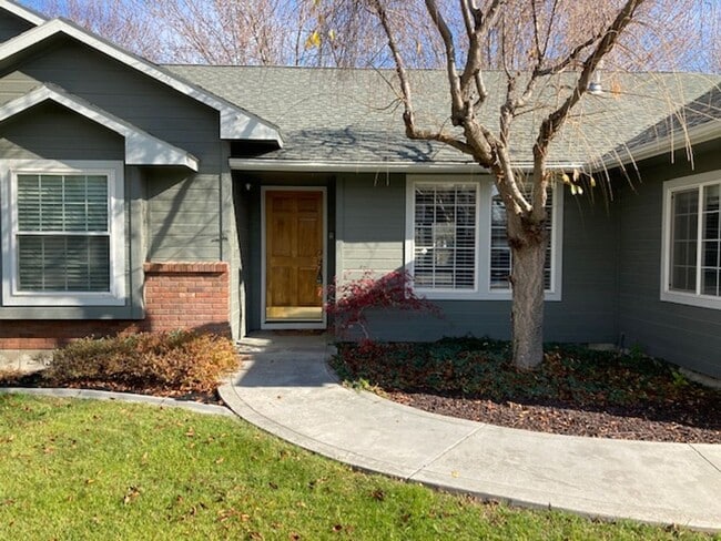 Building Photo - Lovely single level home in Meridian