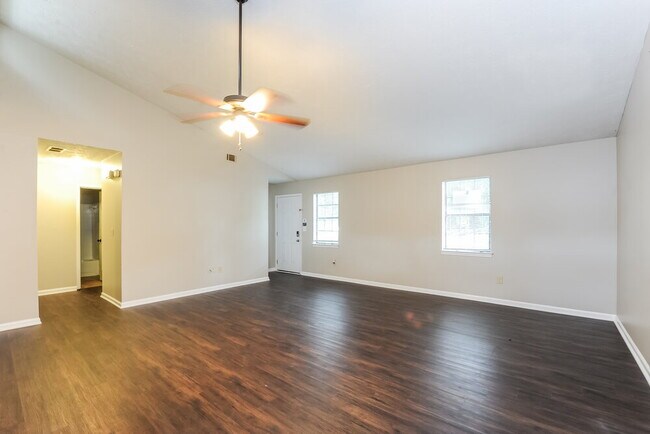 Building Photo - 3240 Grand Central Dr