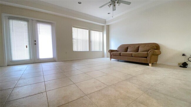 Foto del edificio - 532 NW 39th Rd