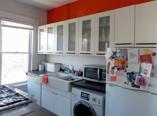 Foto del edificio - Beautiful Remodeled 1BR East Rock Suite - ...