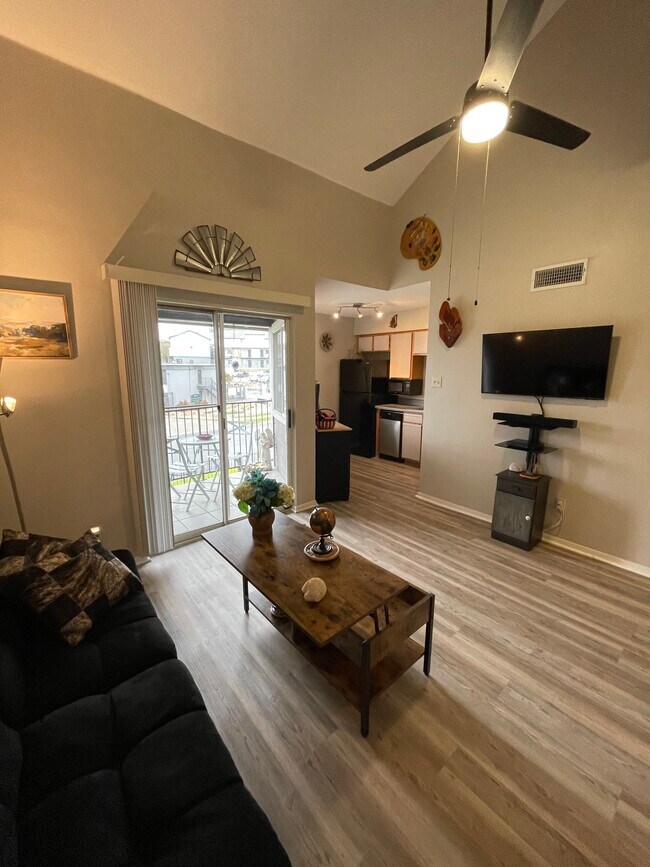 Live room to balcony - 1840 Burton Dr