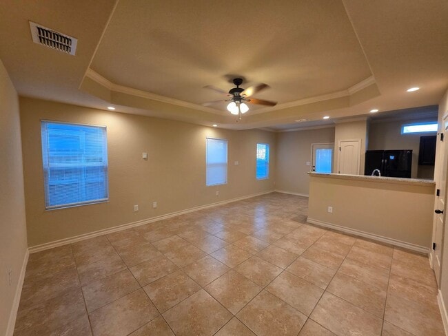 Building Photo - 6838 Lakeview Dr.