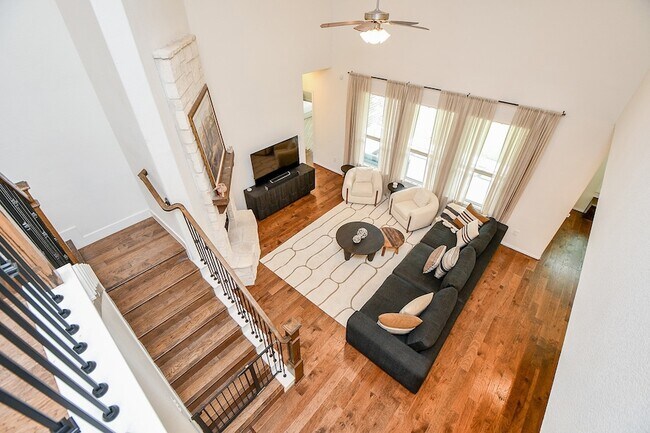 Foto del edificio - 4523 Juniper Ridge Ln