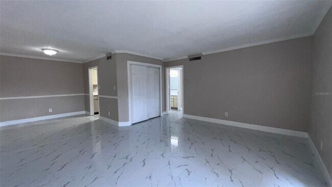 Foto del edificio - 305 Wymore Rd