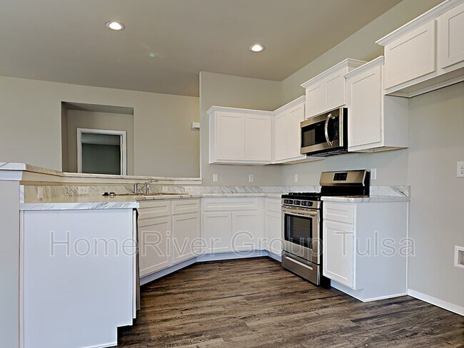 Building Photo - 14109 N 74th E Ave