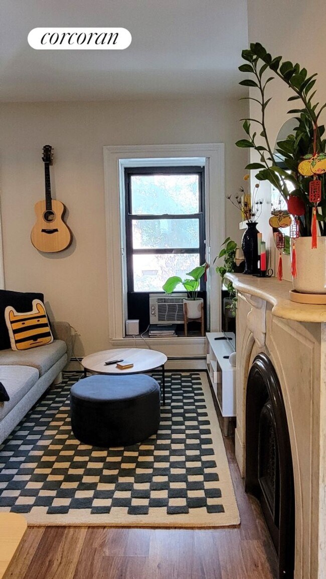 Building Photo - 536 Pacific St