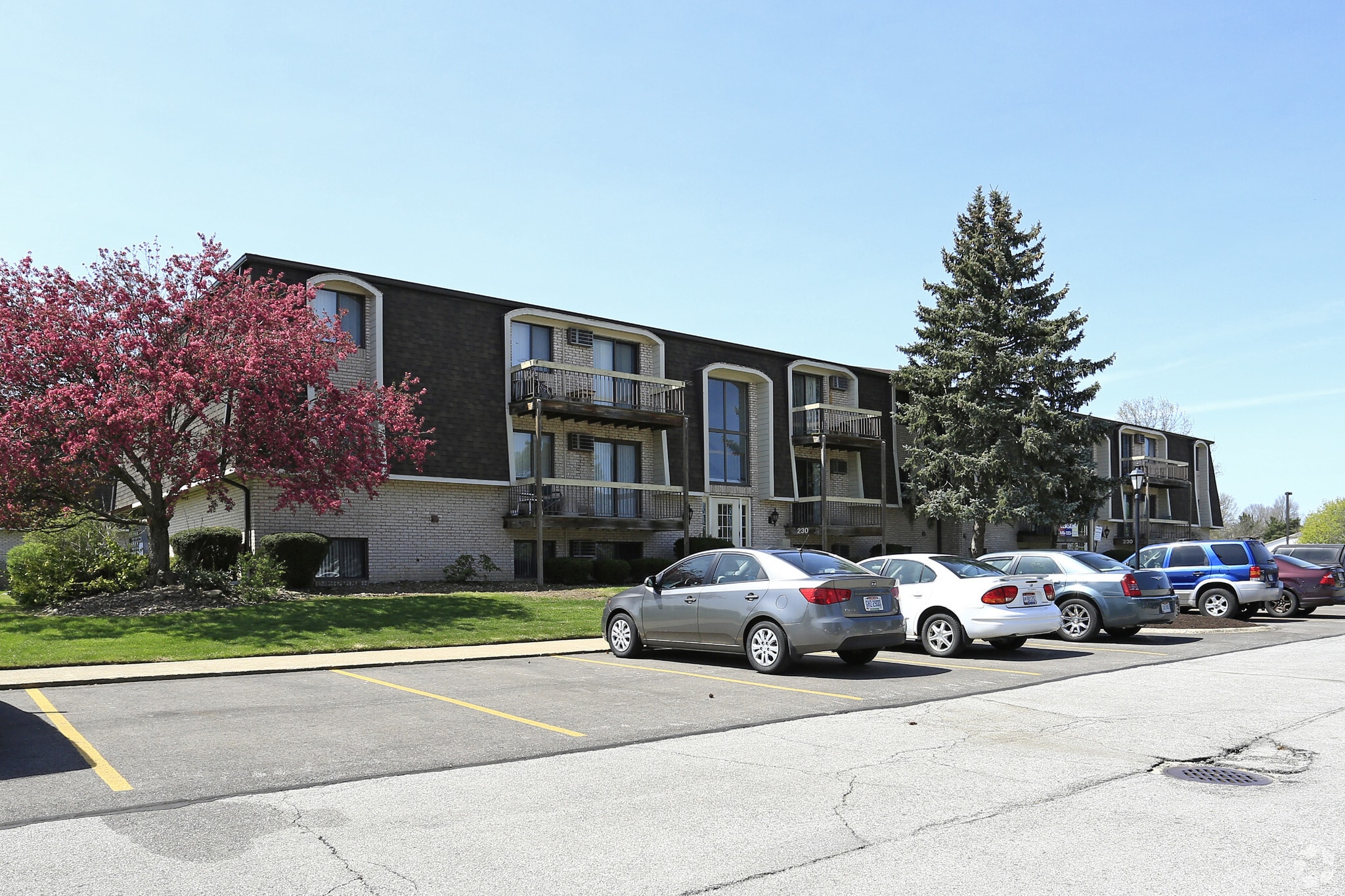 Meadows Pointe Apartments – photo 1 of 25
