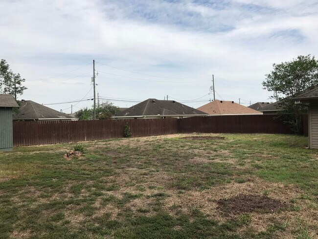 Building Photo - 5660 Springfield Cir W