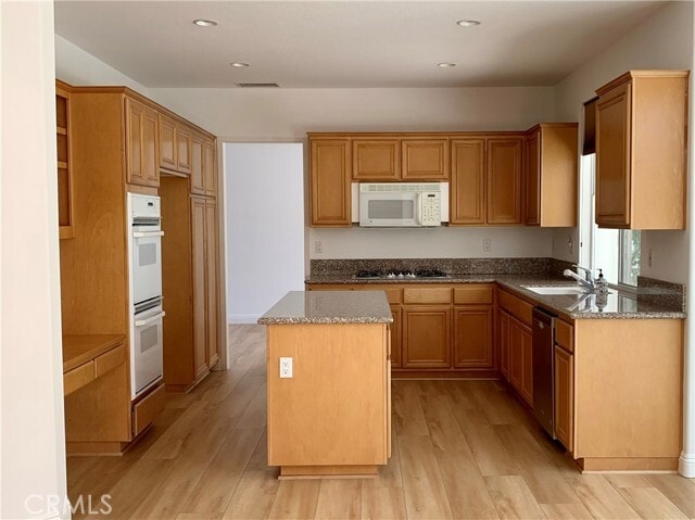 Building Photo - 90 Mollison Dr