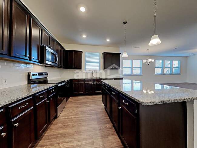 Foto del edificio - 160 Twin River Dr