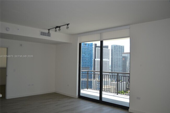 Foto del edificio - 999 SW 1st Ave