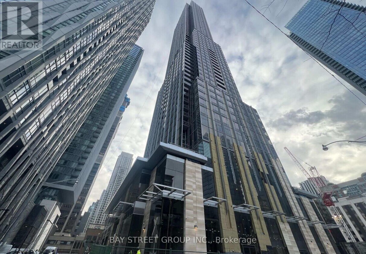 Photo du bâtiment - 11-4611 Yorkville Ave