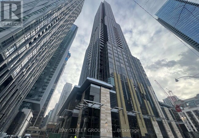 Building Photo - 11-1011 Yorkville Ave