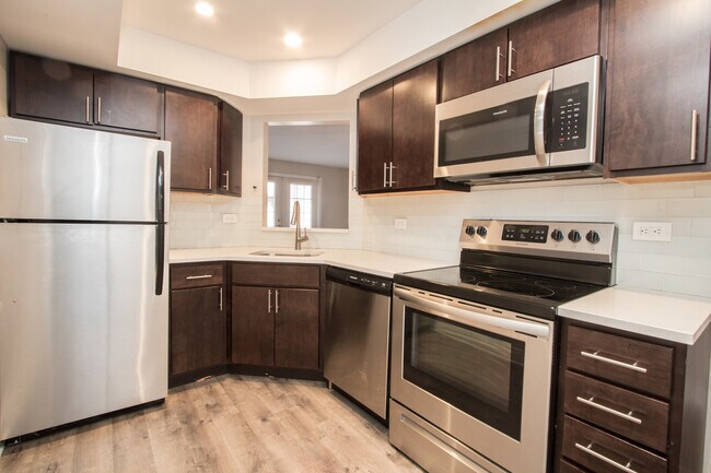 Building Photo - 4141 Williamsburg Ct