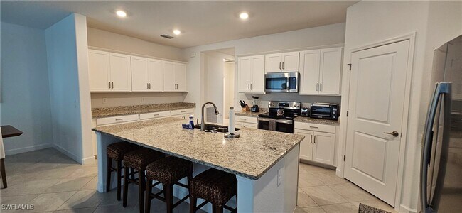Building Photo - 3250 Weston Manor Dr