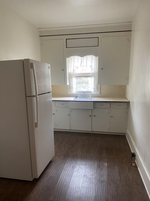 889 1/2 Liberty St Unit 1, Meadville, PA 16335 Apartment for Rent in