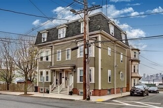 Building Photo - 10 Beacon St