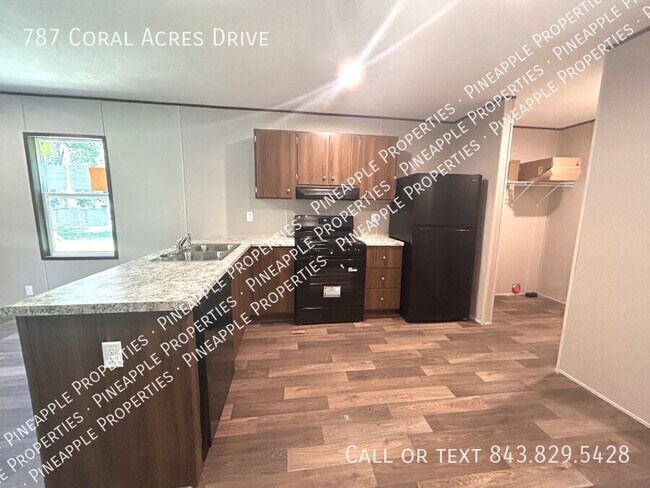 Foto del edificio - 787 Coral Acres Dr