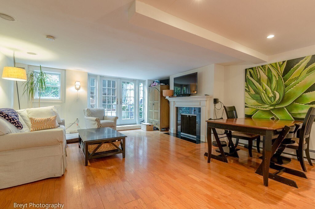 Primary Photo - 96 Appleton St
