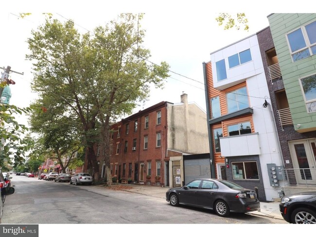 Building Photo - 1524 N 2nd St