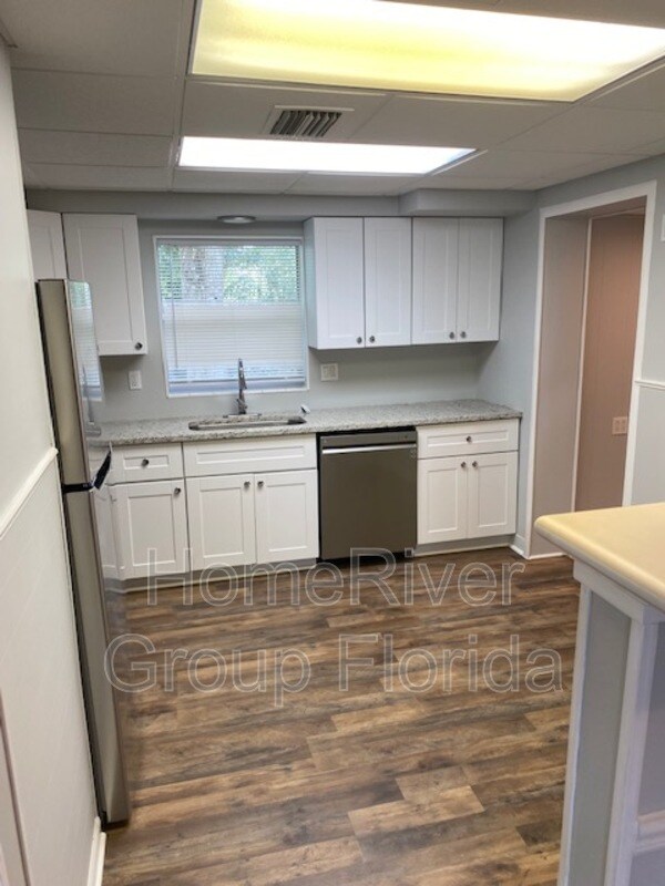 Building Photo - 2853 Rouen Ave